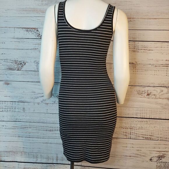 Sexy Black & White Striped Sleeveless Tank Dress - Picture 2 of 10